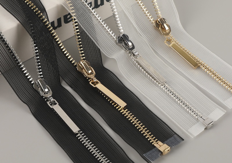 Молнии YKK