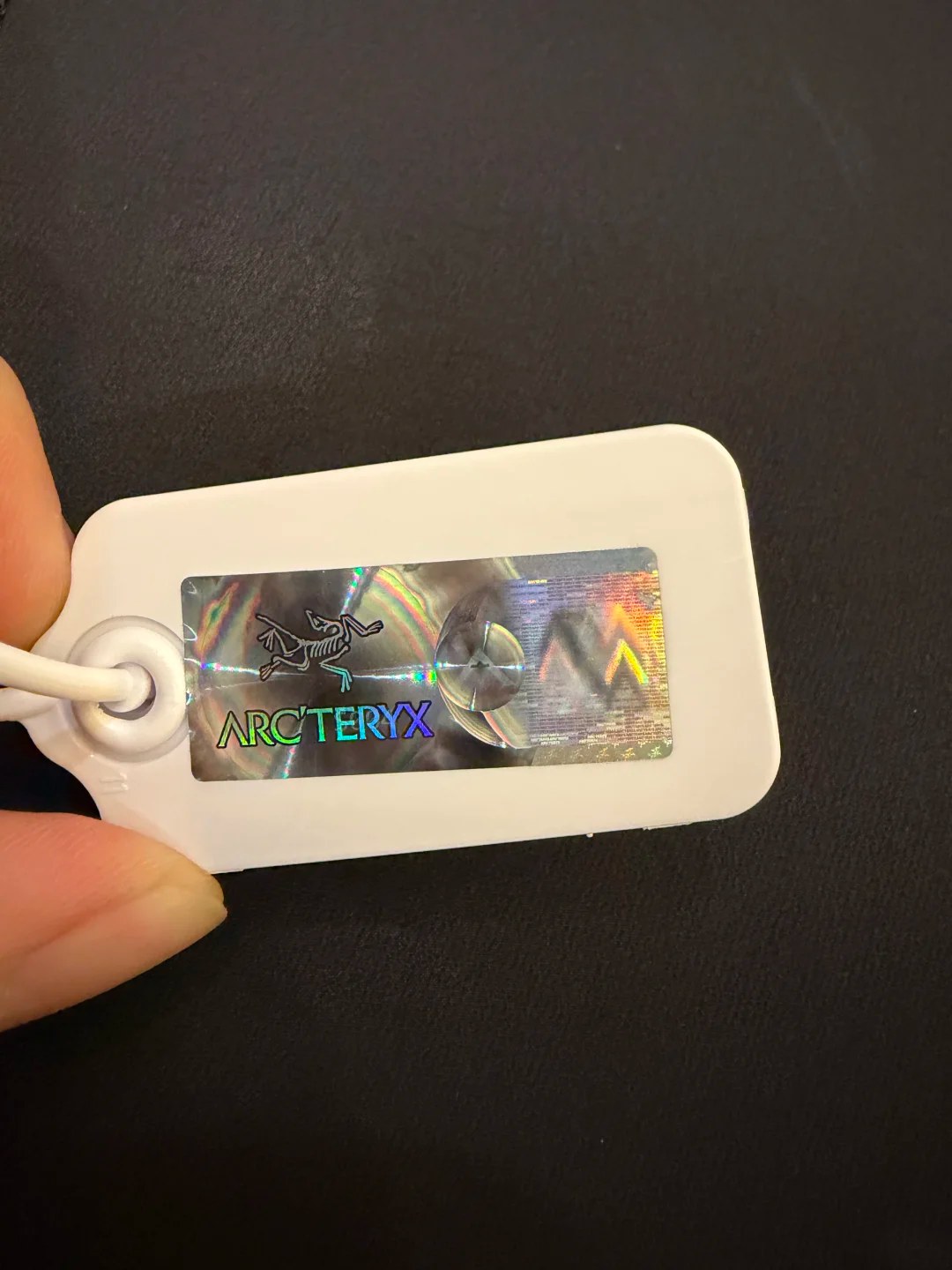 Security anti-counterfeit label for fashion products