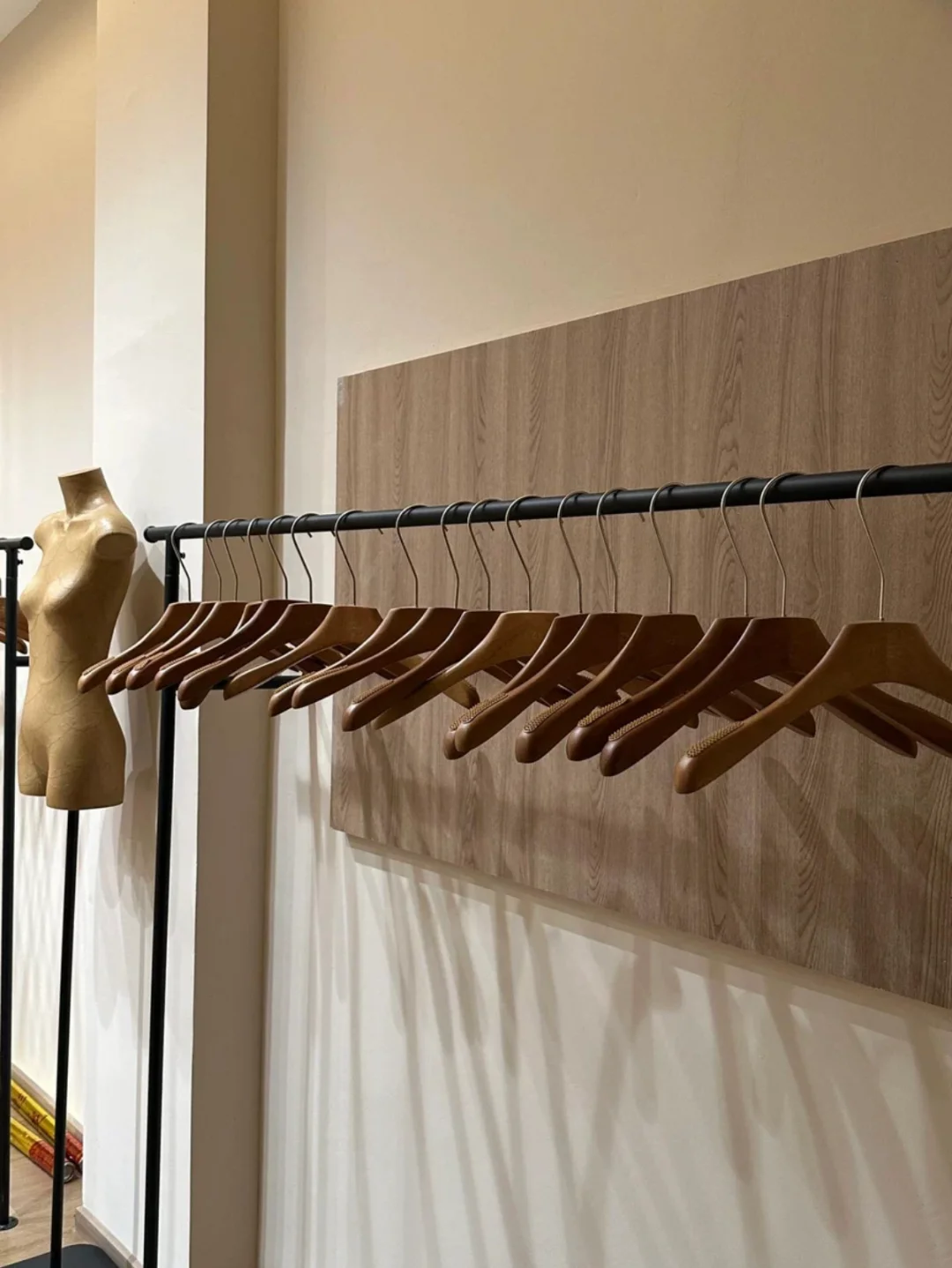 Apparel hanger for garment packaging