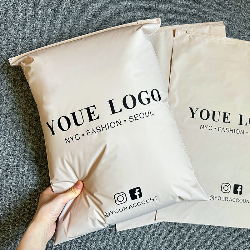 Branded clothing packaging bags for garment manufacturers