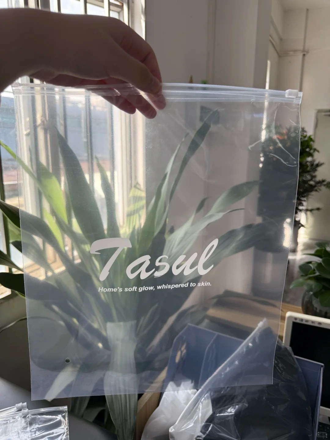 Custom clothing packaging bags for apparel brands