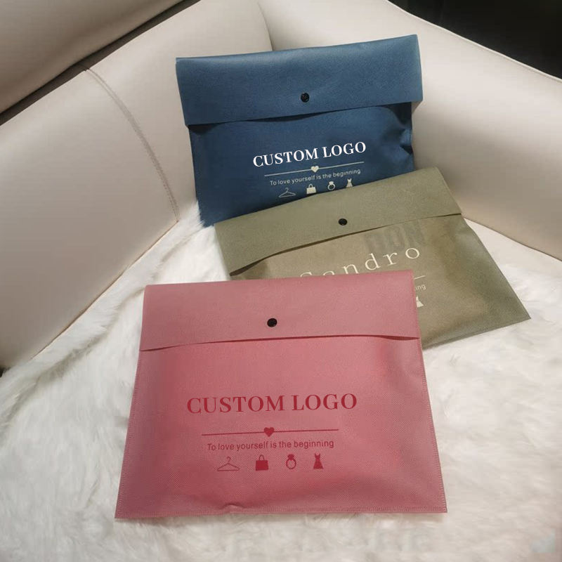 Custom garment packaging for fashion clothing brands