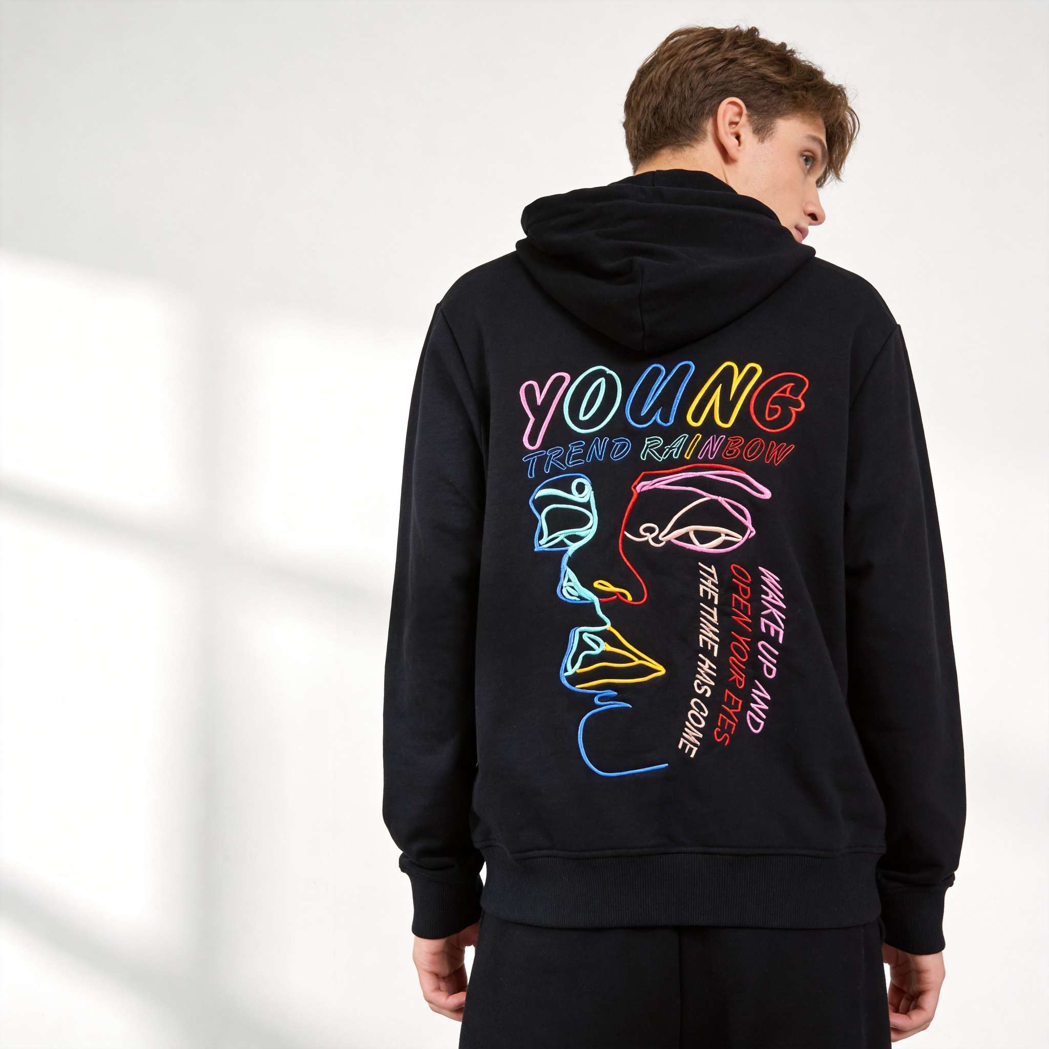 Custom hoodies manufacturing services near you