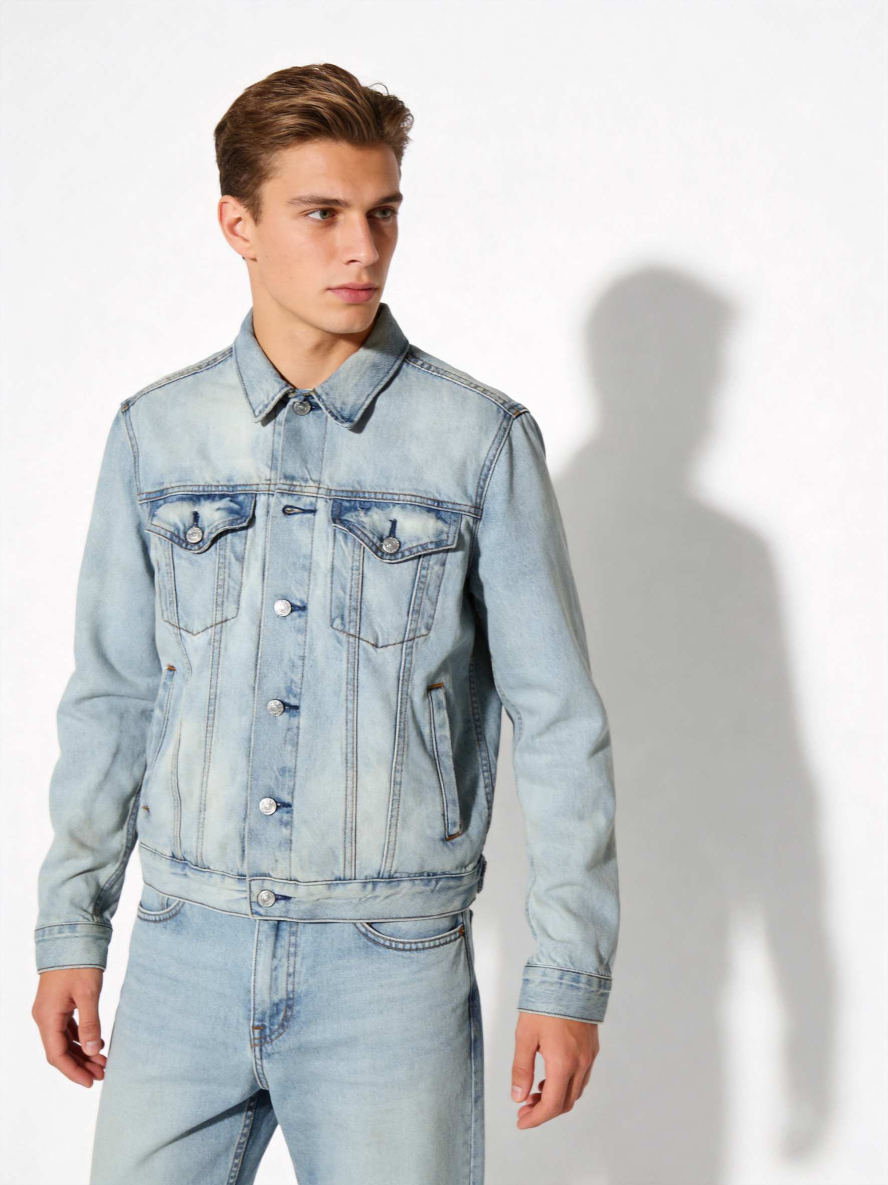 Custom jeans jacket manufacturing service