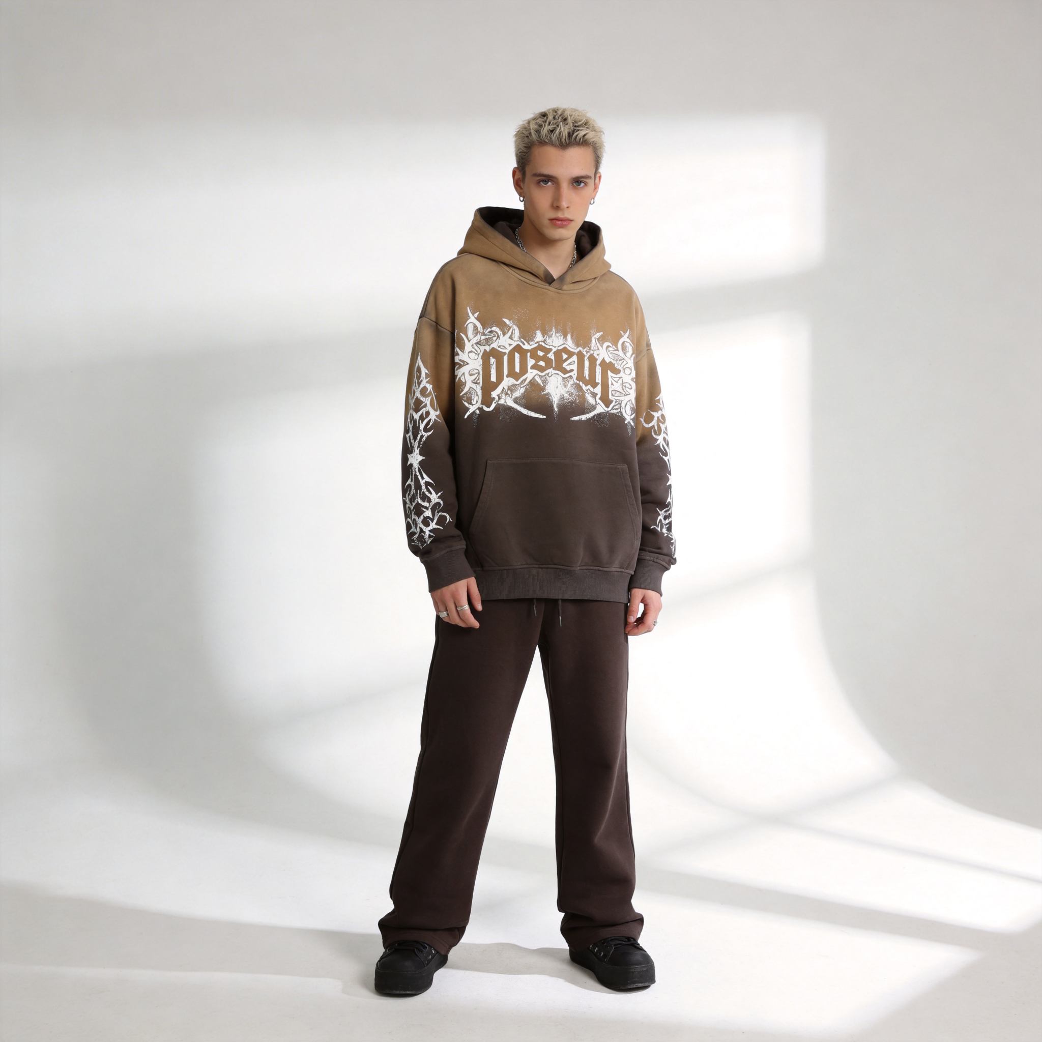 Custom spray dye hoodie manufacturing and dyeing
