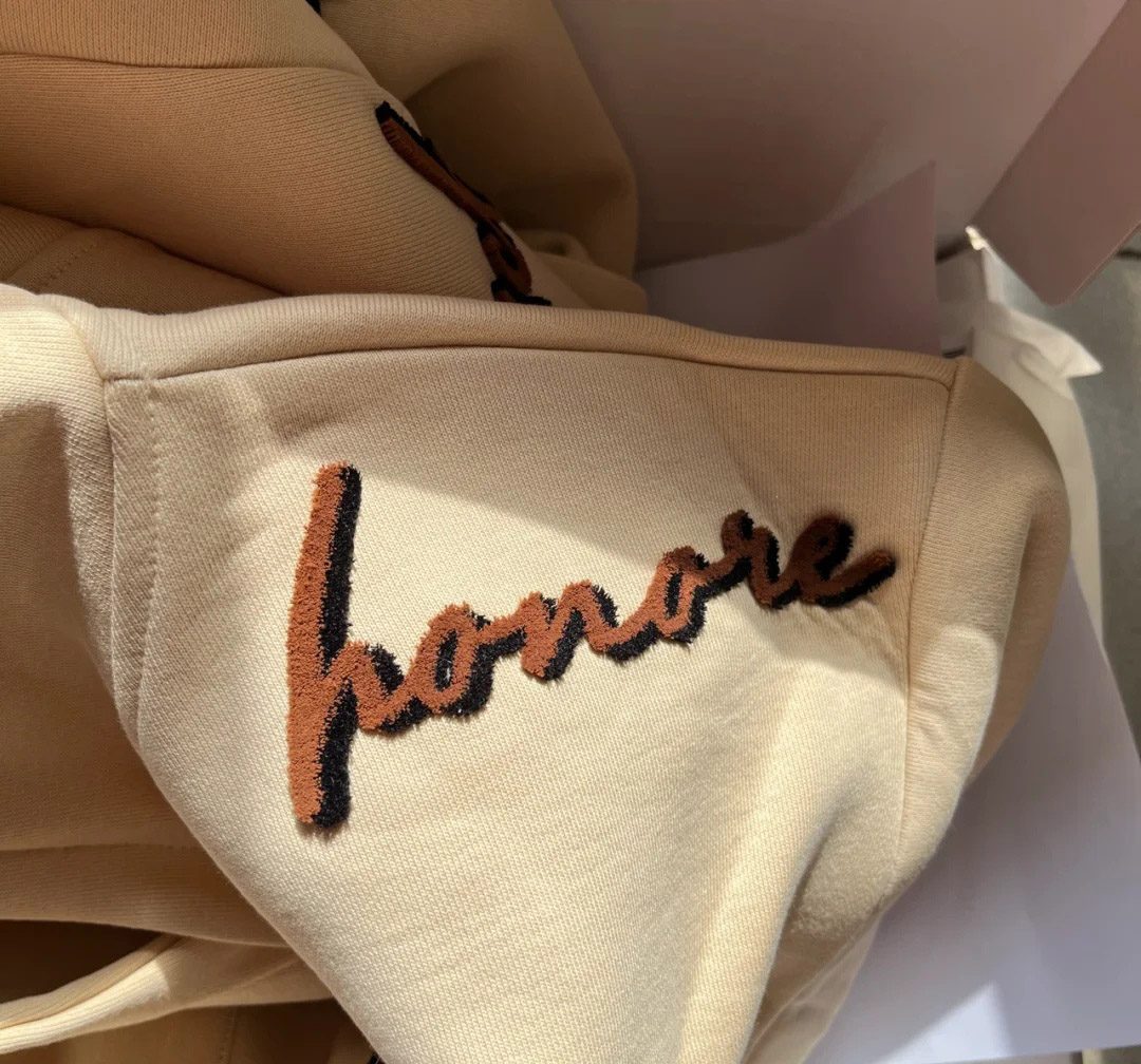 Cut pile embroidery technique on fabric