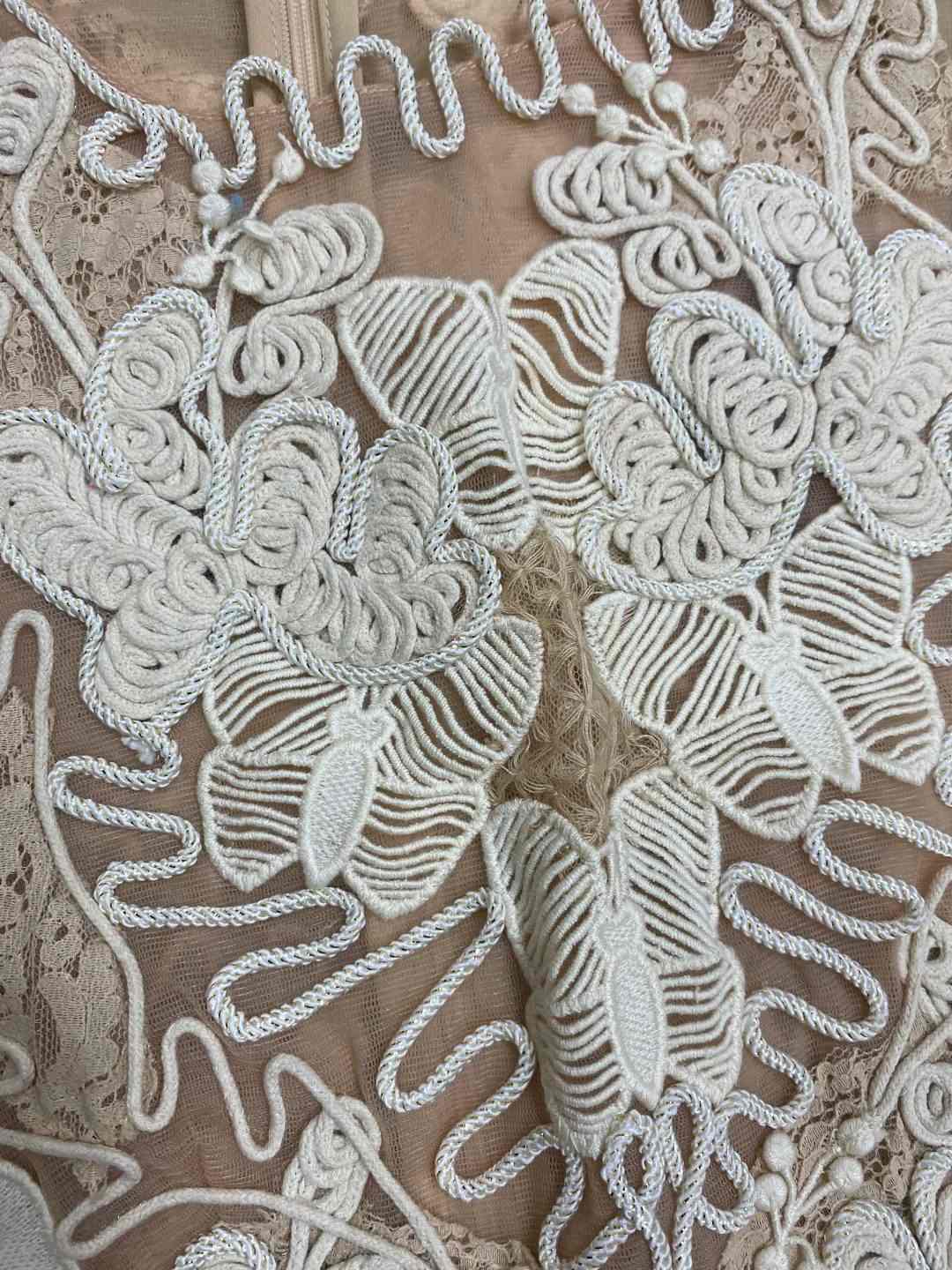 Rope stitch embroidery technique for garments