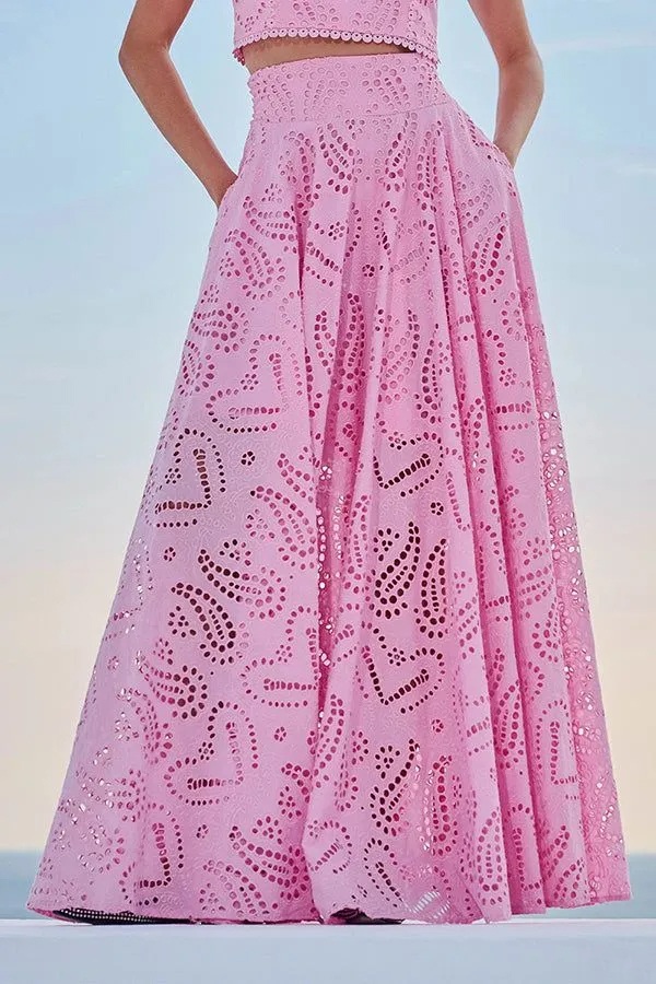 Eyelet stitch embroidery technique for custom garments