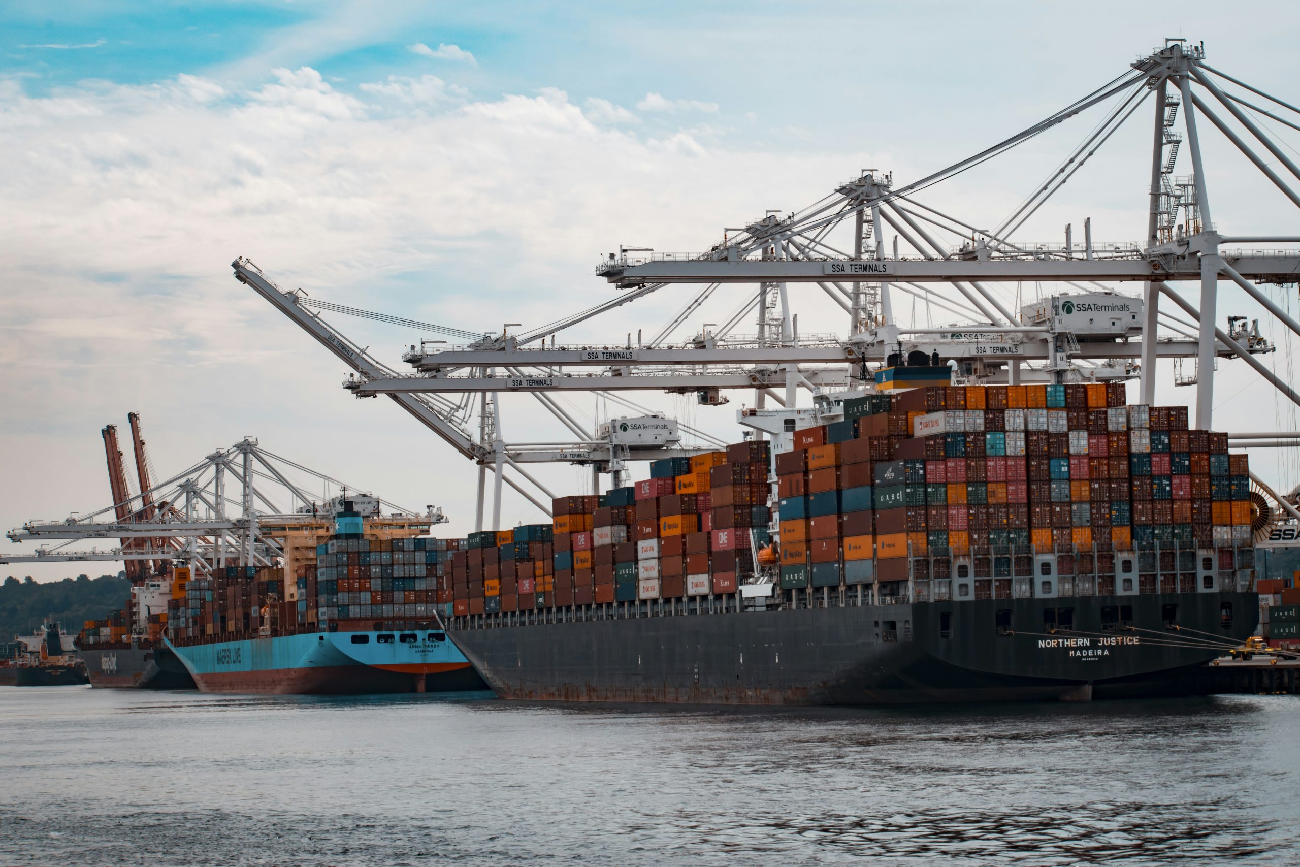 Hỗ Trợ Logistics Toàn Cầu u0026 Xuất Khẩu