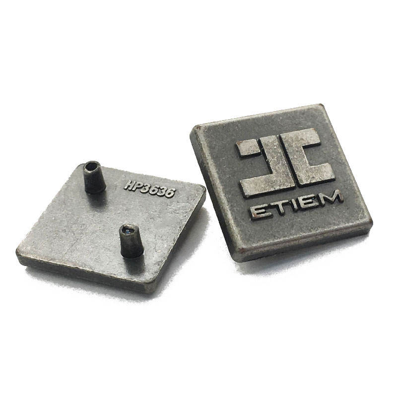 Metal clothing label for apparel brands