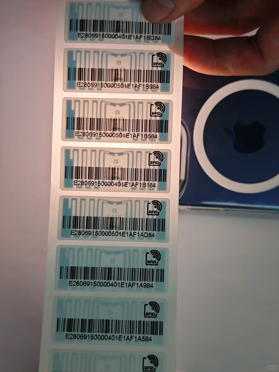 RFID tags for apparel inventory management systems